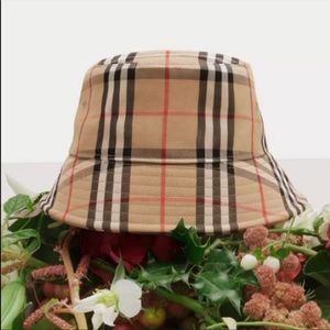 BURBERRY HAT